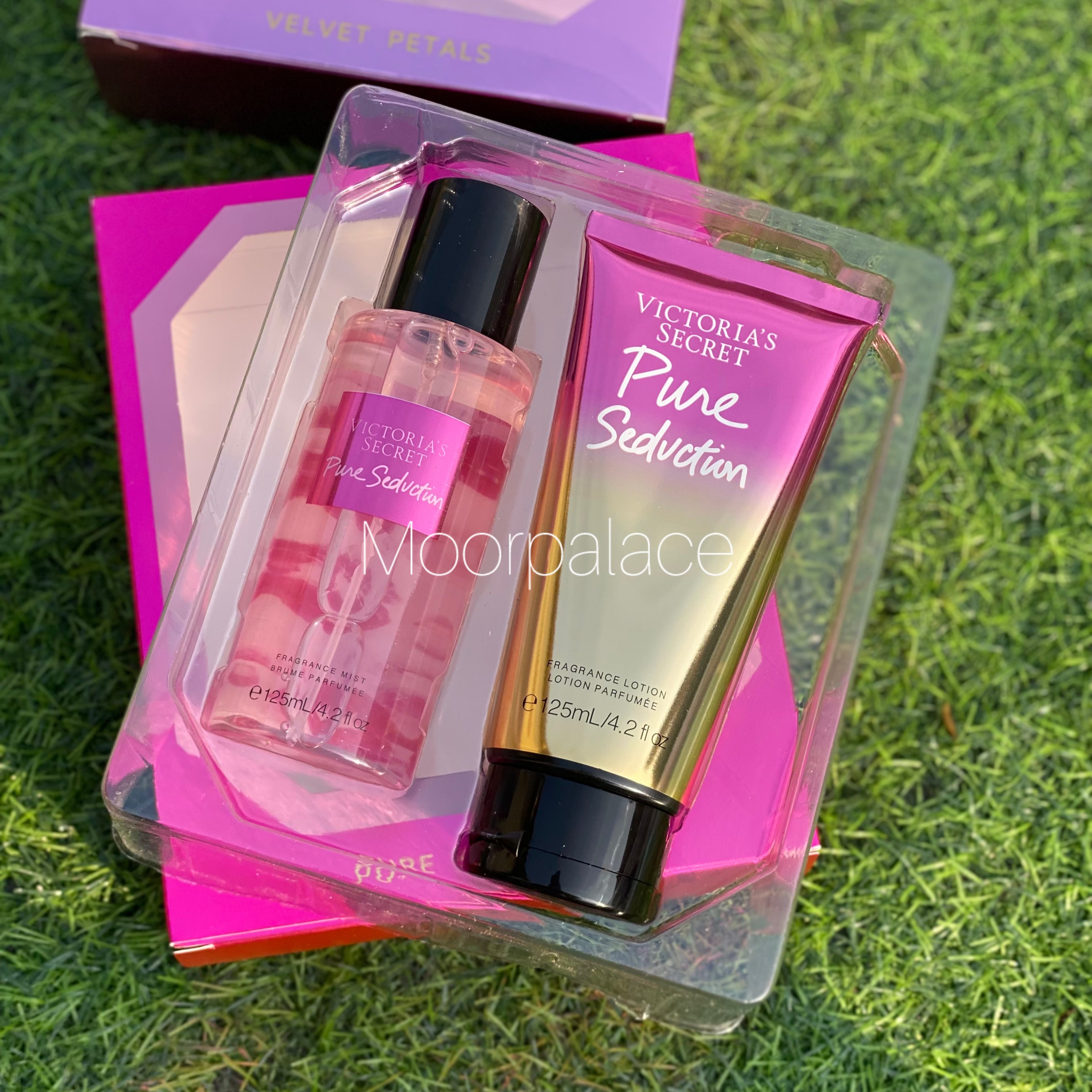 Victoria secret gift pack ( lotion and mist)