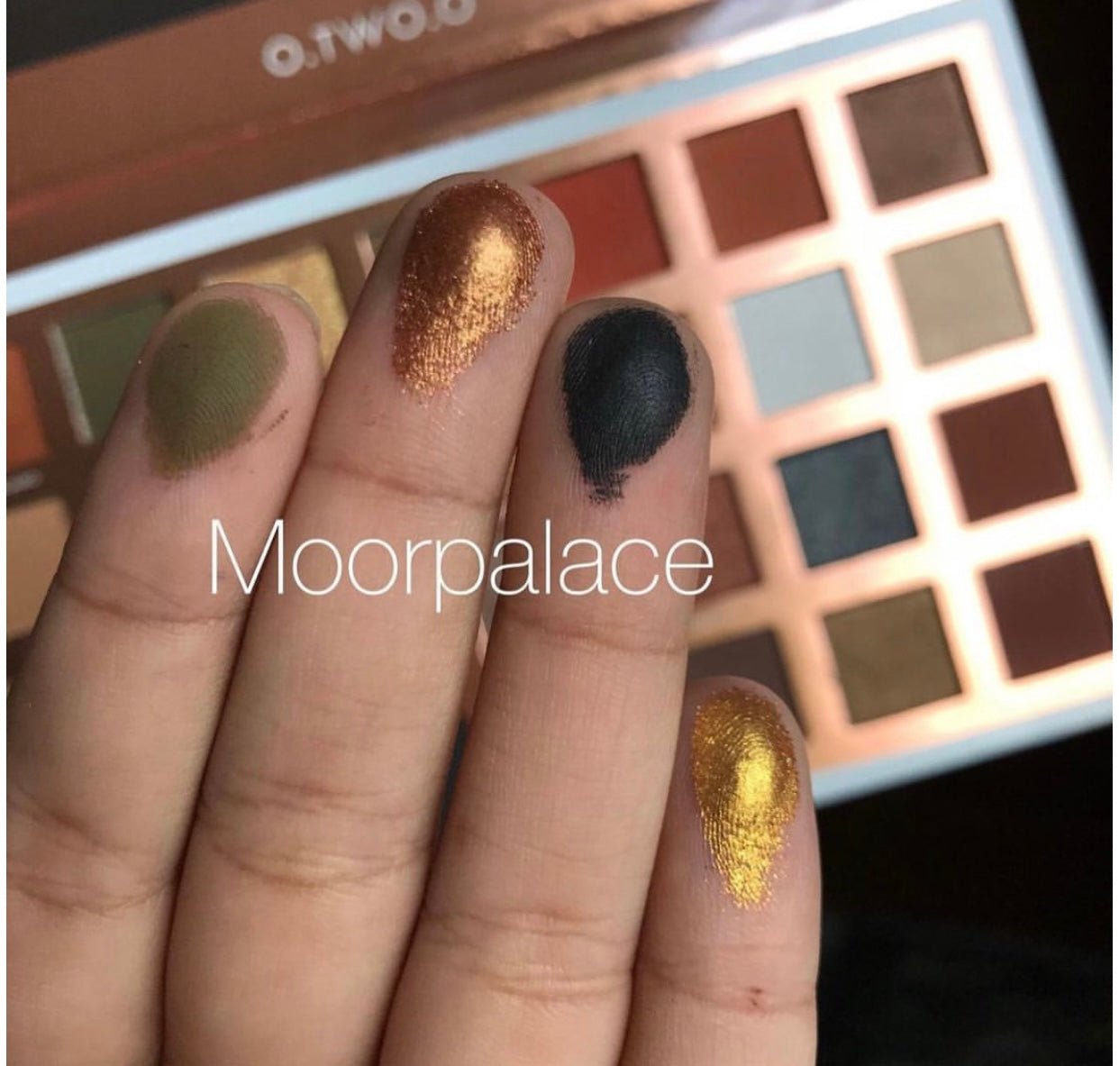 O.TWO.O essence eyeshadow pallete