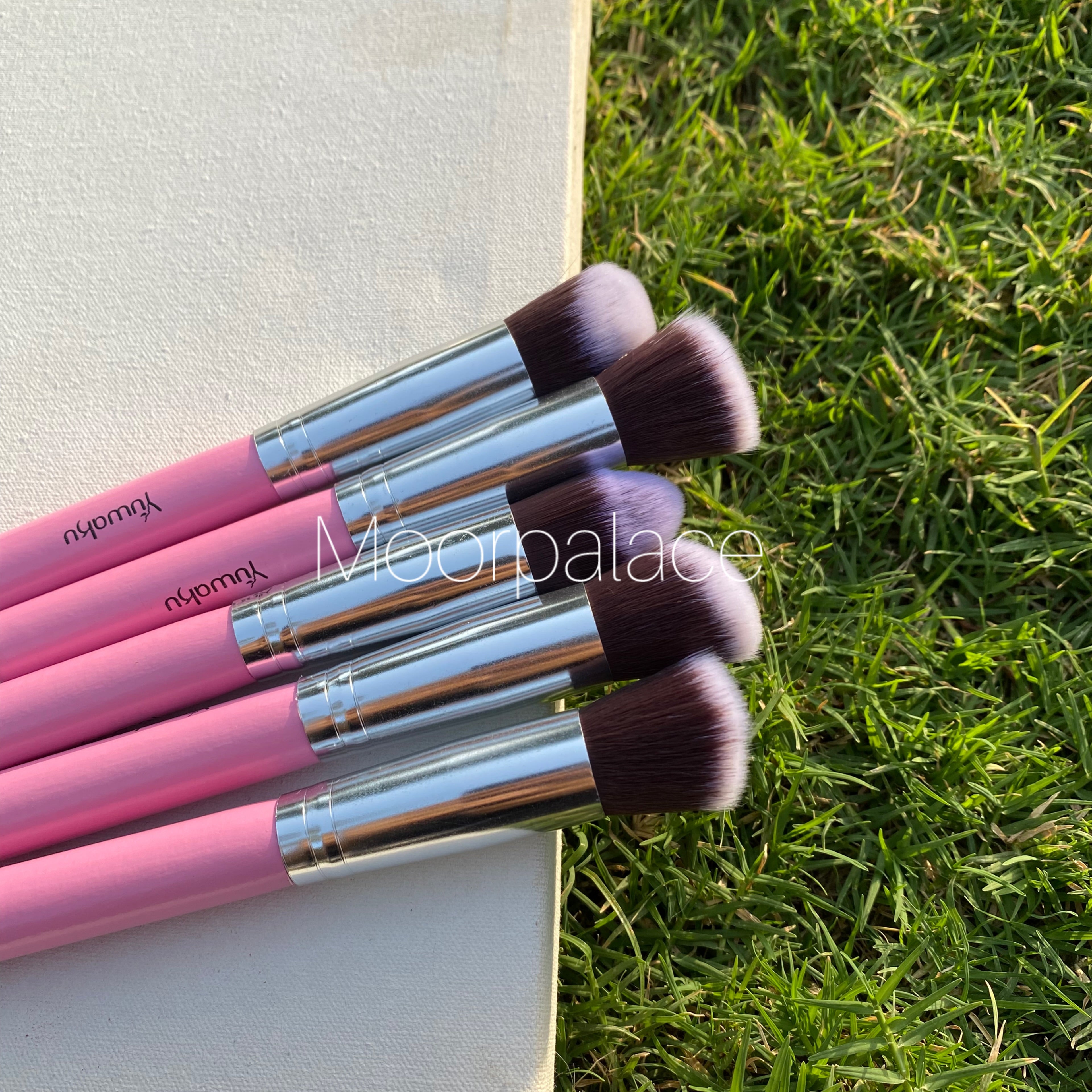 Full face brushes set