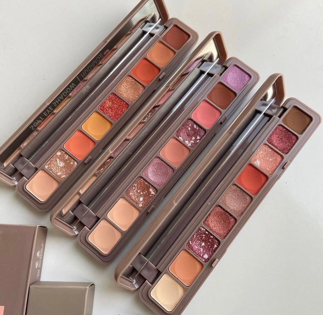 Huda moji palette