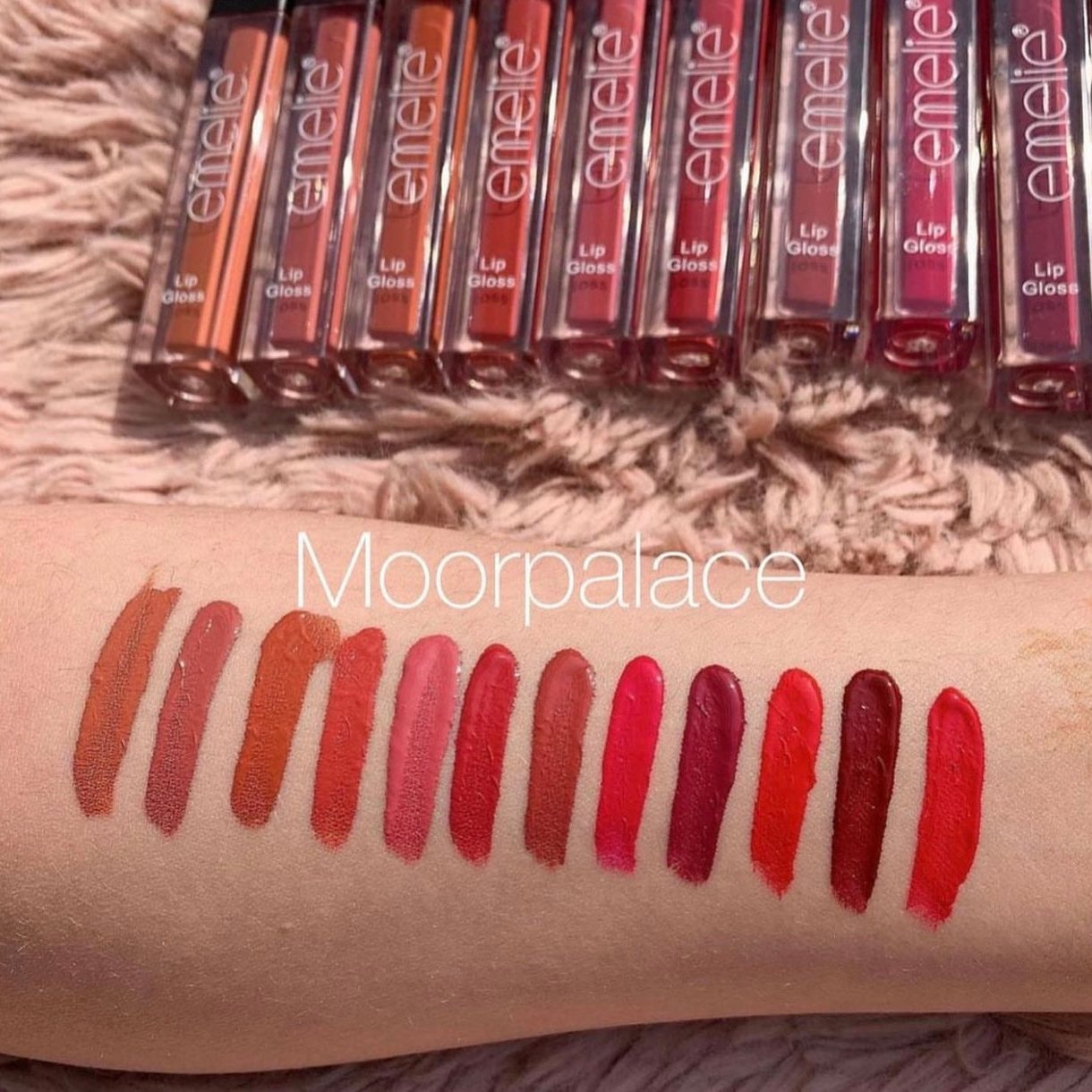 Emelie vault matte lip glosses (red)