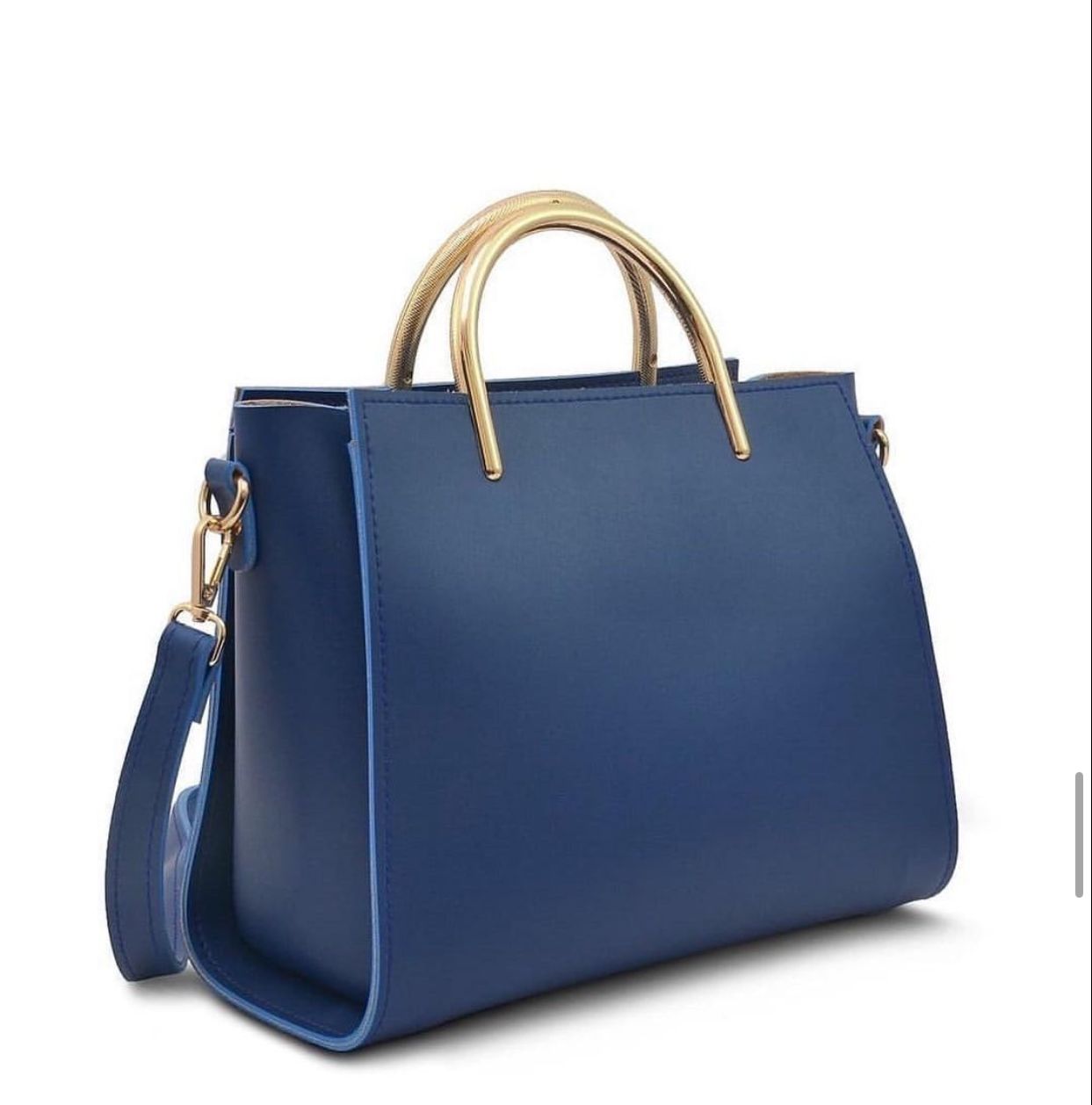 Graceful shoulder bag available in different colors