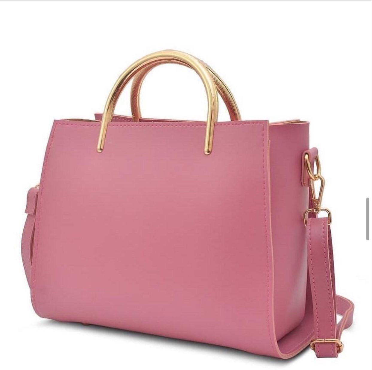 Graceful shoulder bag available in different colors