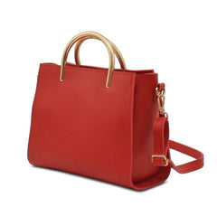 Graceful shoulder bag available in different colors